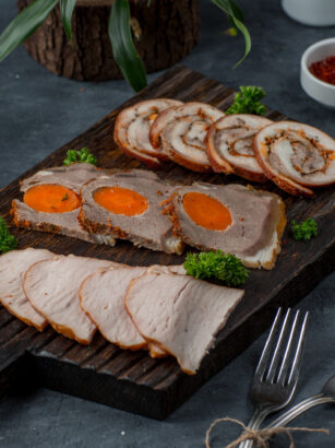 meat-plate-on-the-table