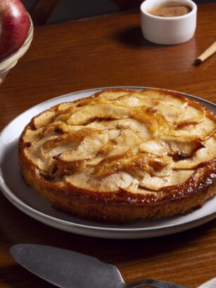 delicious-apple-pie-composition