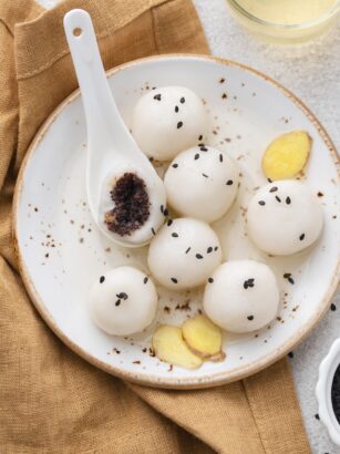 delicious-sweet-tang-yuan-assortment